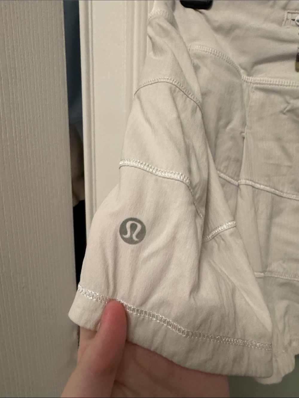 Lululemon skort - Picture 3 of 4